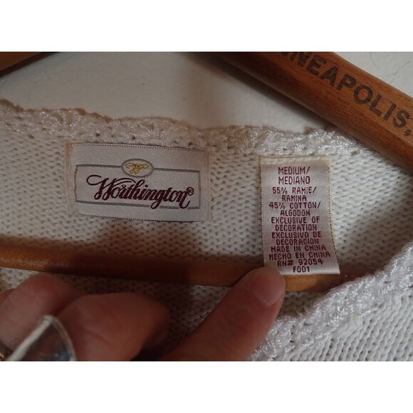 Worthington Vintage Sweater Medium White Flower Embroidered Lacy Granny Grandma - Picture 9 of 9